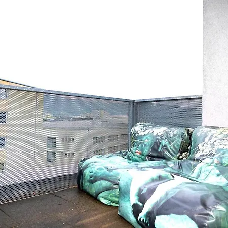 Artist Maisonette In The Middle Of The City *